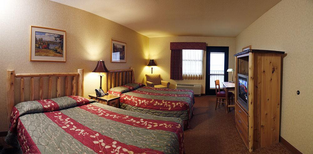 Kewadin St. Ignace Hotel Evergreen Shores Exterior photo
