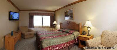 Kewadin St. Ignace Hotel Evergreen Shores Exterior photo